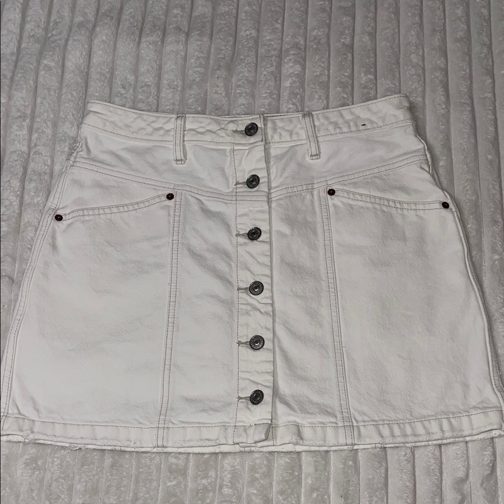 Abercrombie & Fitch White Denim Natural Rise Skirt | Size 10